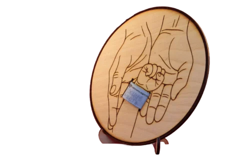 1 Emlékőrző fa dísz újszülött karszalagtartó