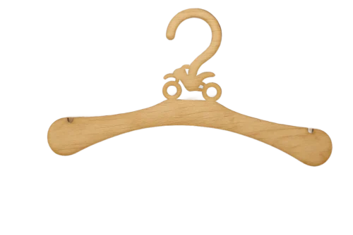 17-motoros Gravírozható gyerek fa vállfa lézervágott motoros mintával