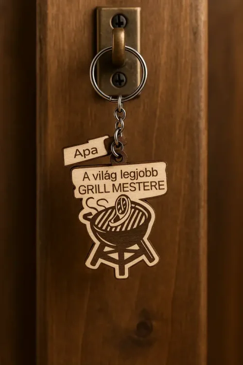 V2 Fából készült apás kulcstartó „A világ legjobb GRILL MESTERE” felirattal – gravírozott fa ajándék apáknak