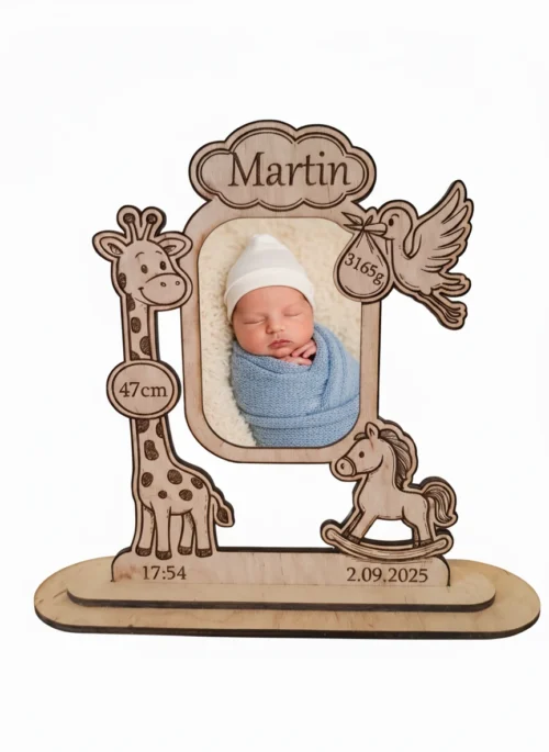 képkeret-no háttér fényképpel _eredmény Újszülött fényképtartó fa dísztárgy a baba születési adataival és fotójával, Martin névvel gravírozva.