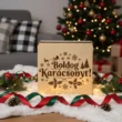 doboz1 Karácsonyi ajándékdoboz csukott fedéllel,karácsonyi gravírozással, ünnepi környezetben