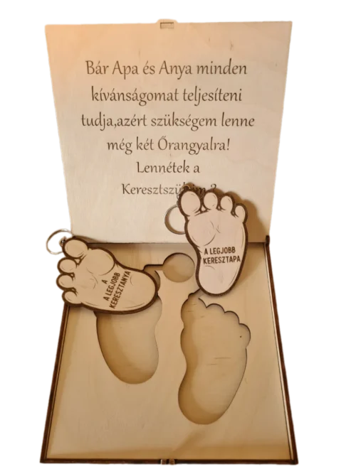 Keresztszülő felkérő doboz, amelyből kiemelték a két talp alakú kulcstartót.