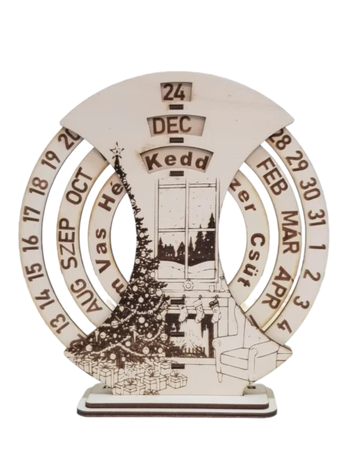 Kandallós jelenetet ábrázoló, fából készült karácsonyi öröknaptár fehér háttér előtt.