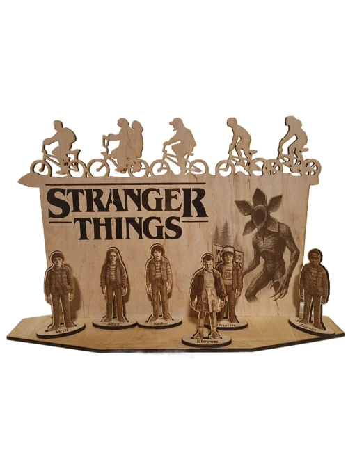 Stranger Things -4 Stranger Things dioráma a teljes csapattal és a Demogorgonnal a háttérben