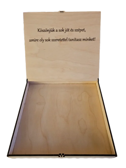 Pedagógusnapi ajándék csokitartó doboz nyitva üresen Üres fa ajándékdoboz nyitott állapotban egyedi gravírozott belső üzenettel